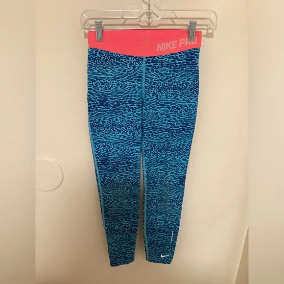 ✨Nike Pro Cheetah Print Leggings Size M - Picture 1 of 9